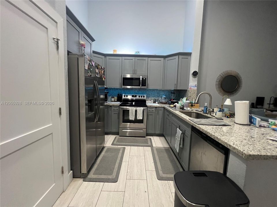 For Sale: $950,000 (0 beds, 0 baths, 3275 Square Feet)