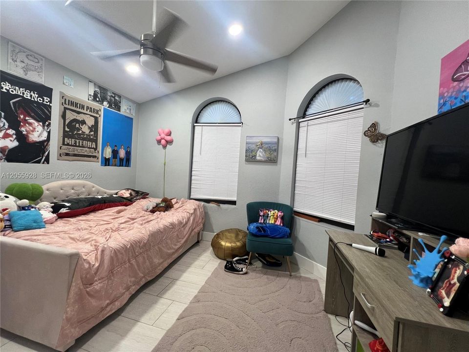 For Sale: $950,000 (0 beds, 0 baths, 3275 Square Feet)