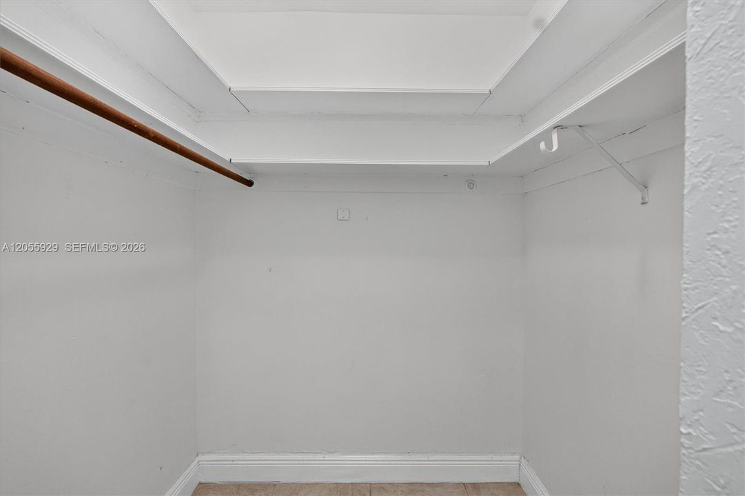En Renta: $6,000 (4 camas, 3 baños, 2446 Pies cuadrados)