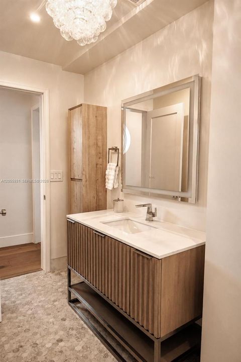 В аренду: $25,000 (5 спален, 4 ванн, 3384 Квадратных фут)
