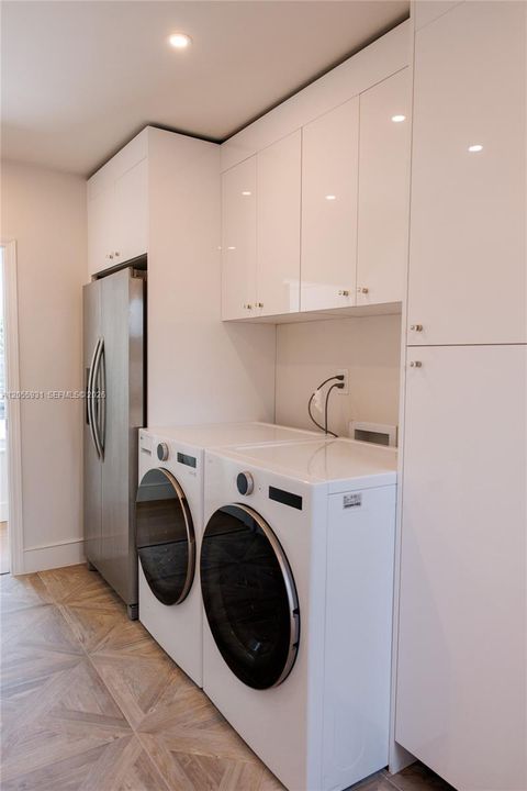 В аренду: $25,000 (5 спален, 4 ванн, 3384 Квадратных фут)