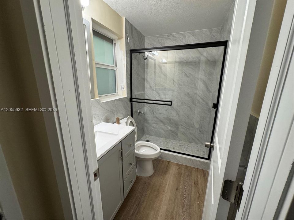 На продажу: $150,000 (1 спален, 1 ванн, 700 Квадратных фут)