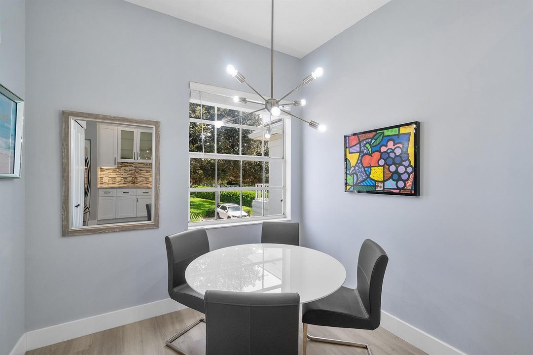 Eat-In Kitchen