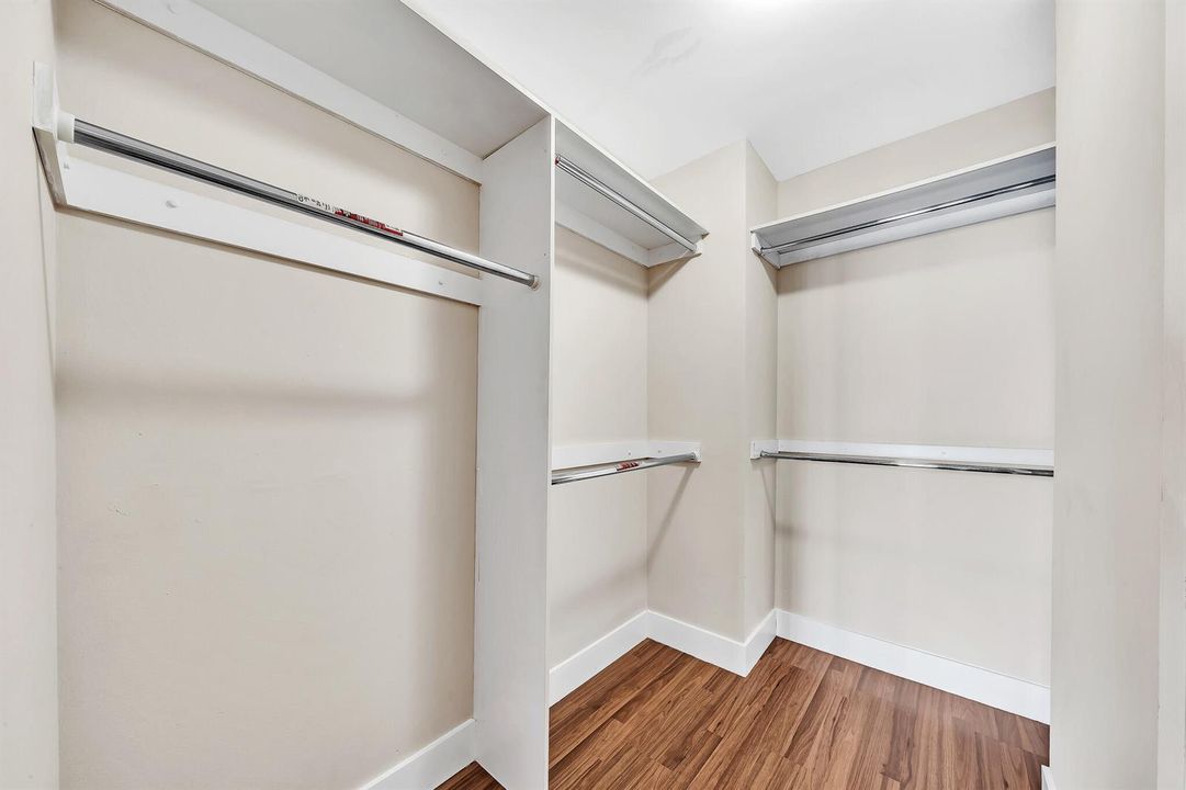 9 Primary Closet (2)