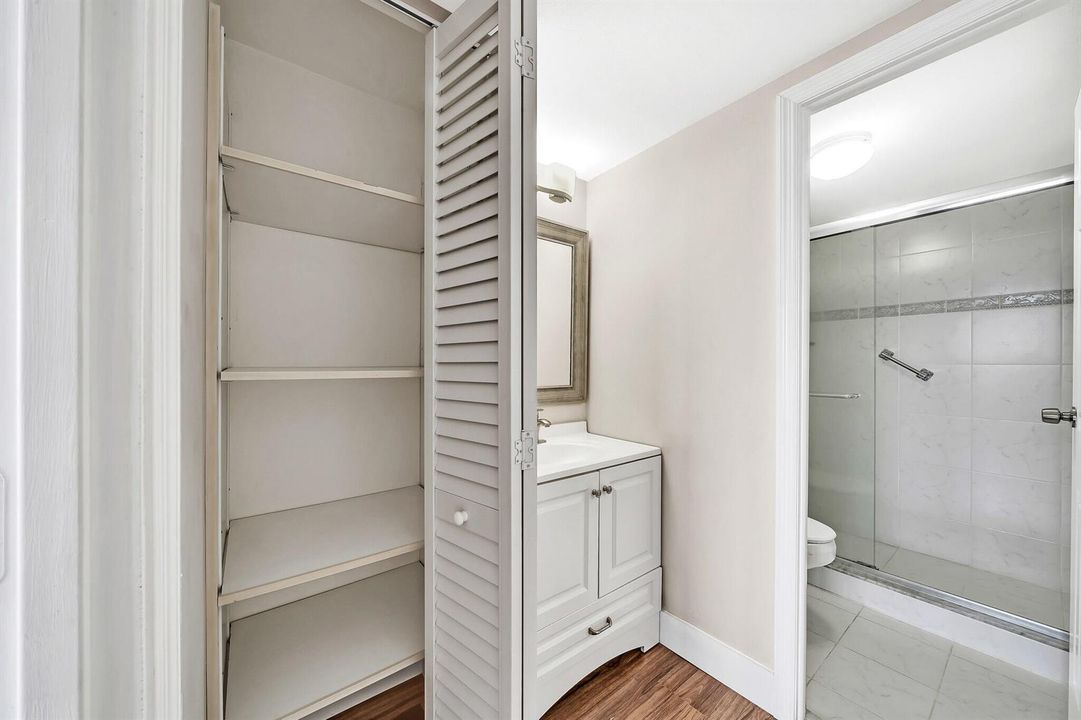 7 Primary Bathroom (1)