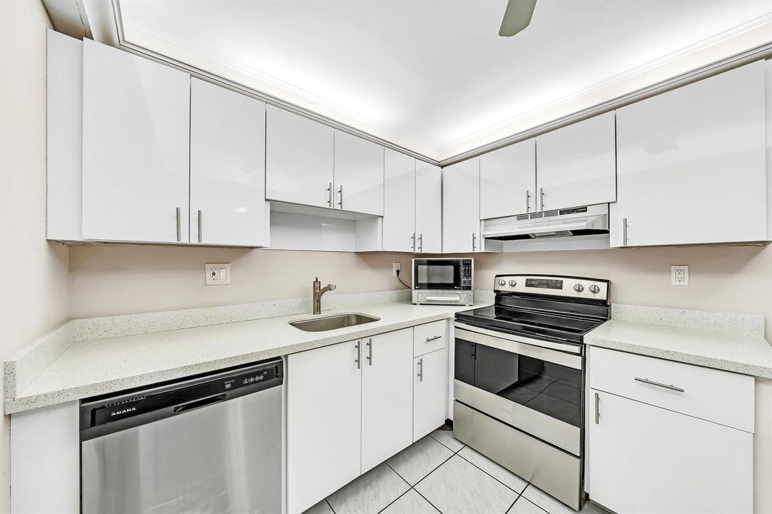 4 Kitchen (4)