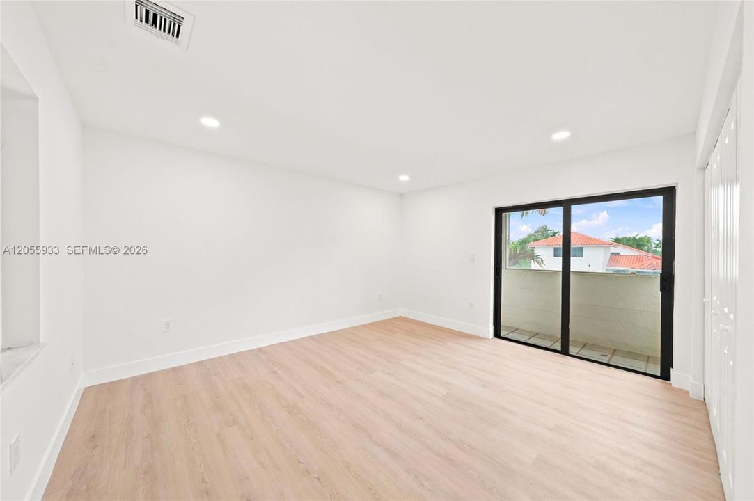 For Sale: $1,395,000 (5 beds, 3 baths, 3270 Square Feet)