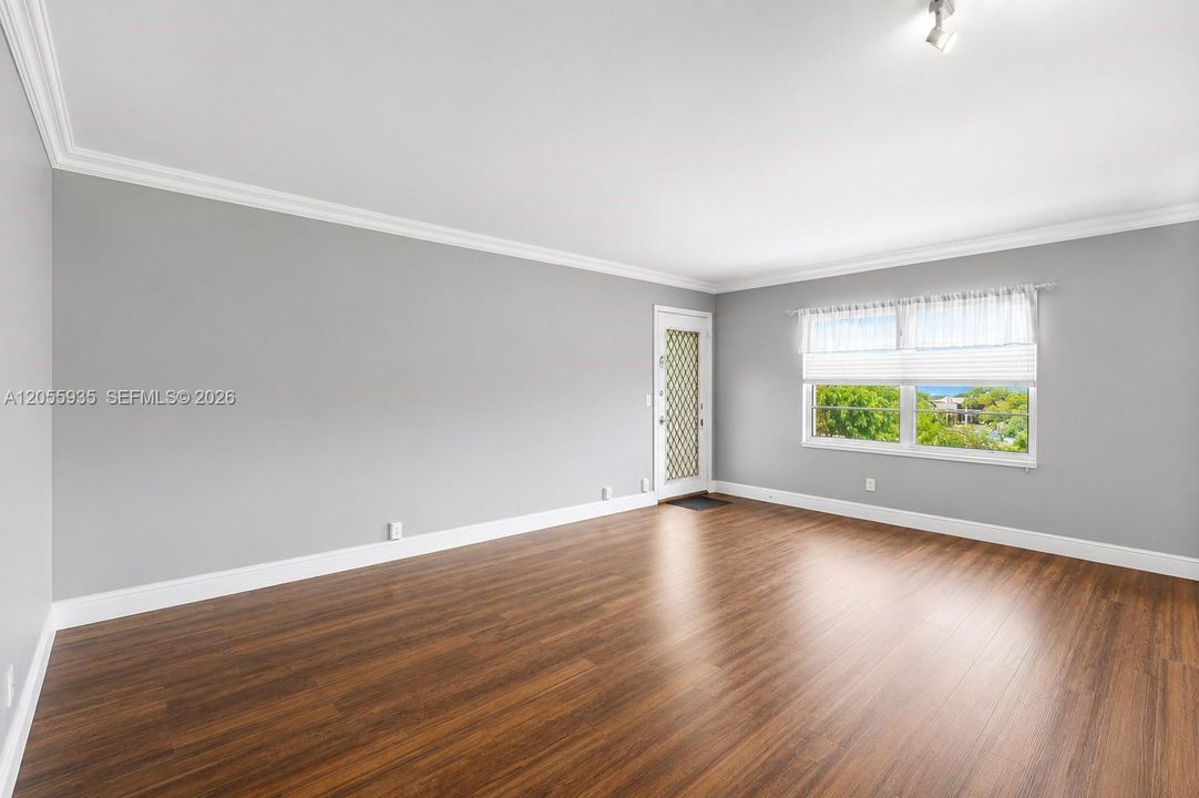 На продажу: $199,000 (2 спален, 2 ванн, 1166 Квадратных фут)