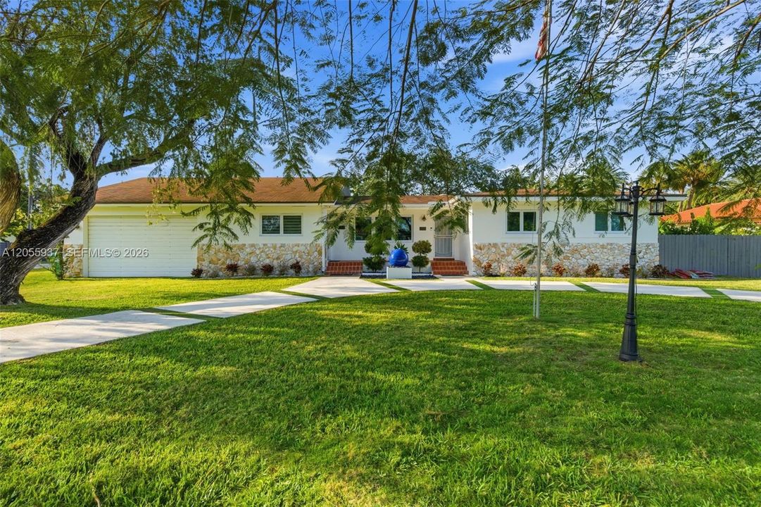 На продажу: $2,499,000 (5 спален, 3 ванн, 2683 Квадратных фут)