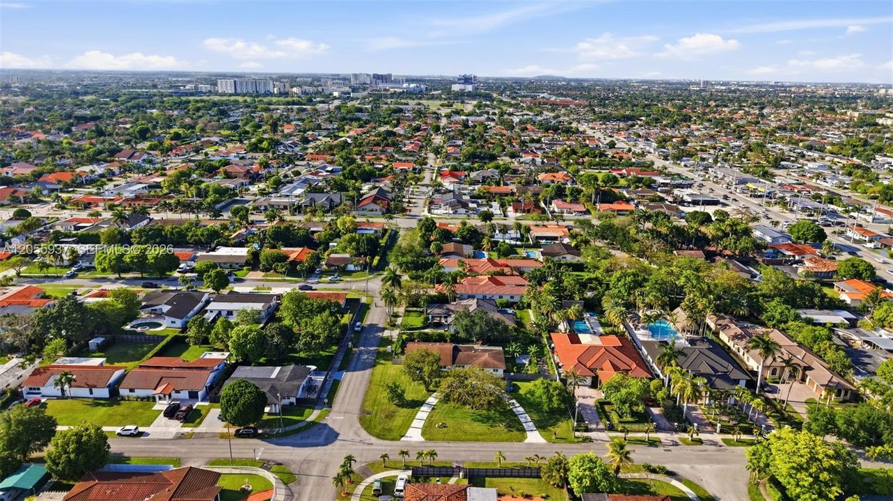 На продажу: $2,499,000 (5 спален, 3 ванн, 2683 Квадратных фут)