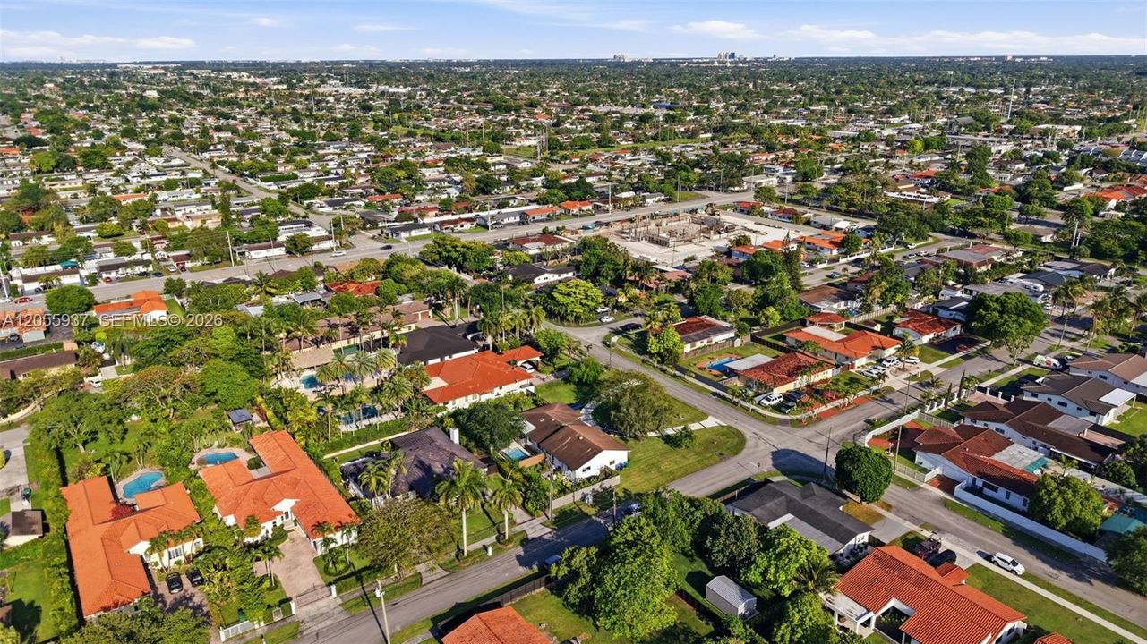 На продажу: $2,499,000 (5 спален, 3 ванн, 2683 Квадратных фут)