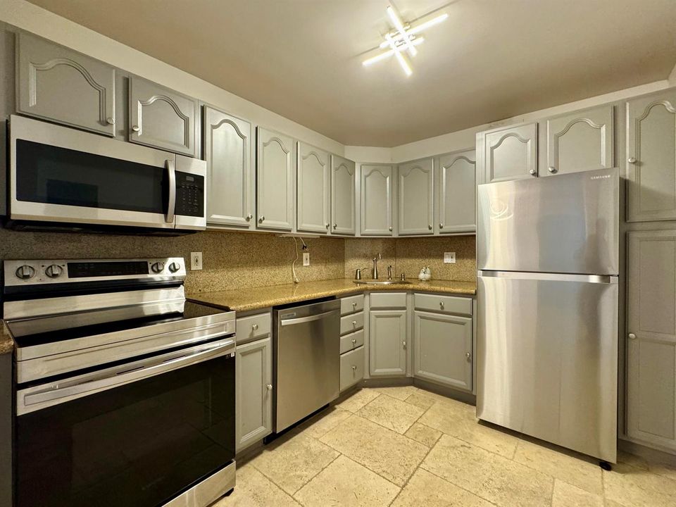 102B Kitchen