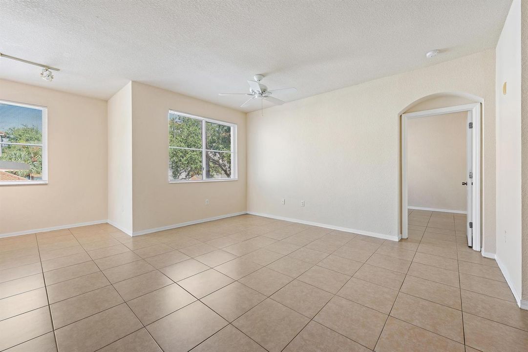 11018 Legacy Dr-4 Living 2