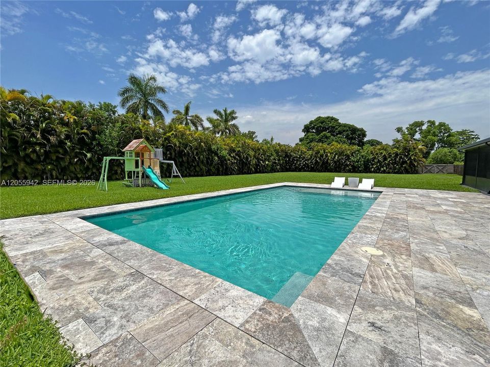 En Venta: $1,800,000 (4 camas, 3 baños, 1896 Pies cuadrados)