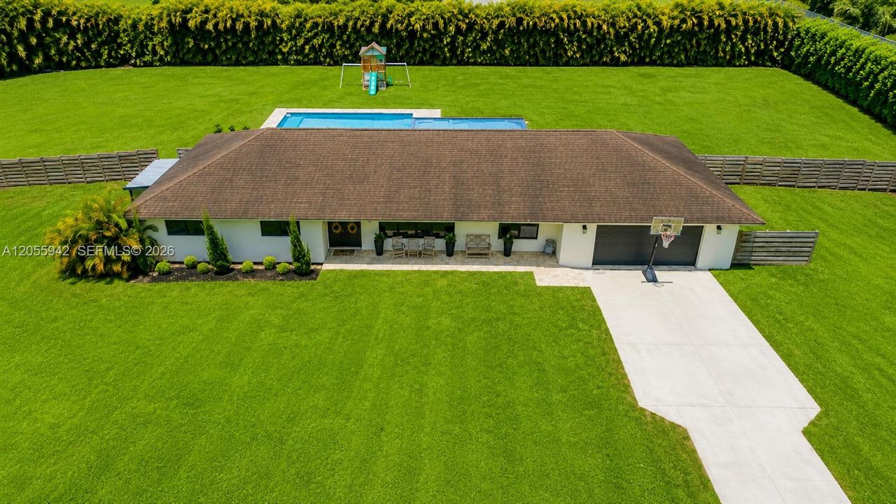 En Venta: $1,800,000 (4 camas, 3 baños, 1896 Pies cuadrados)