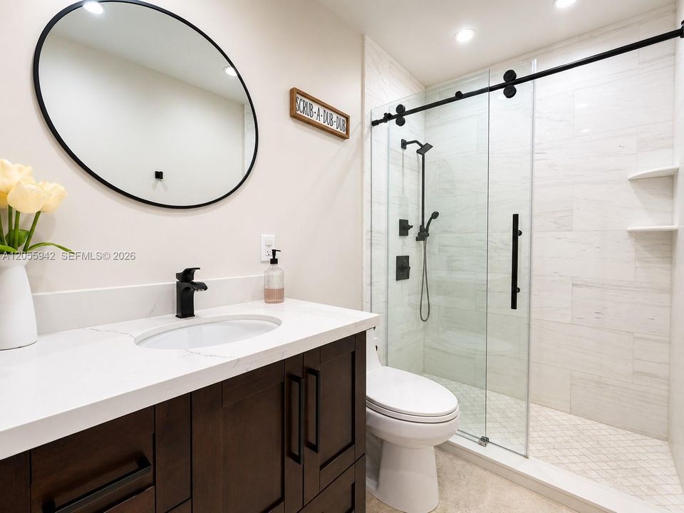 En Venta: $1,800,000 (4 camas, 3 baños, 1896 Pies cuadrados)