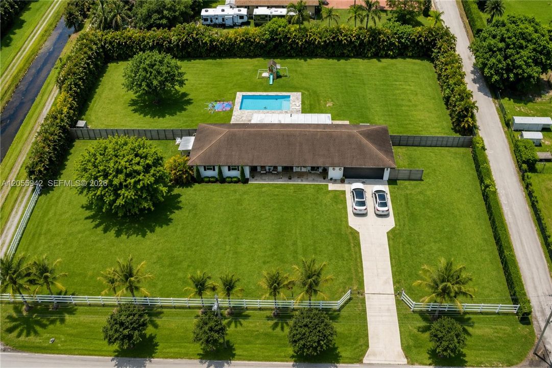 En Venta: $1,800,000 (4 camas, 3 baños, 1896 Pies cuadrados)