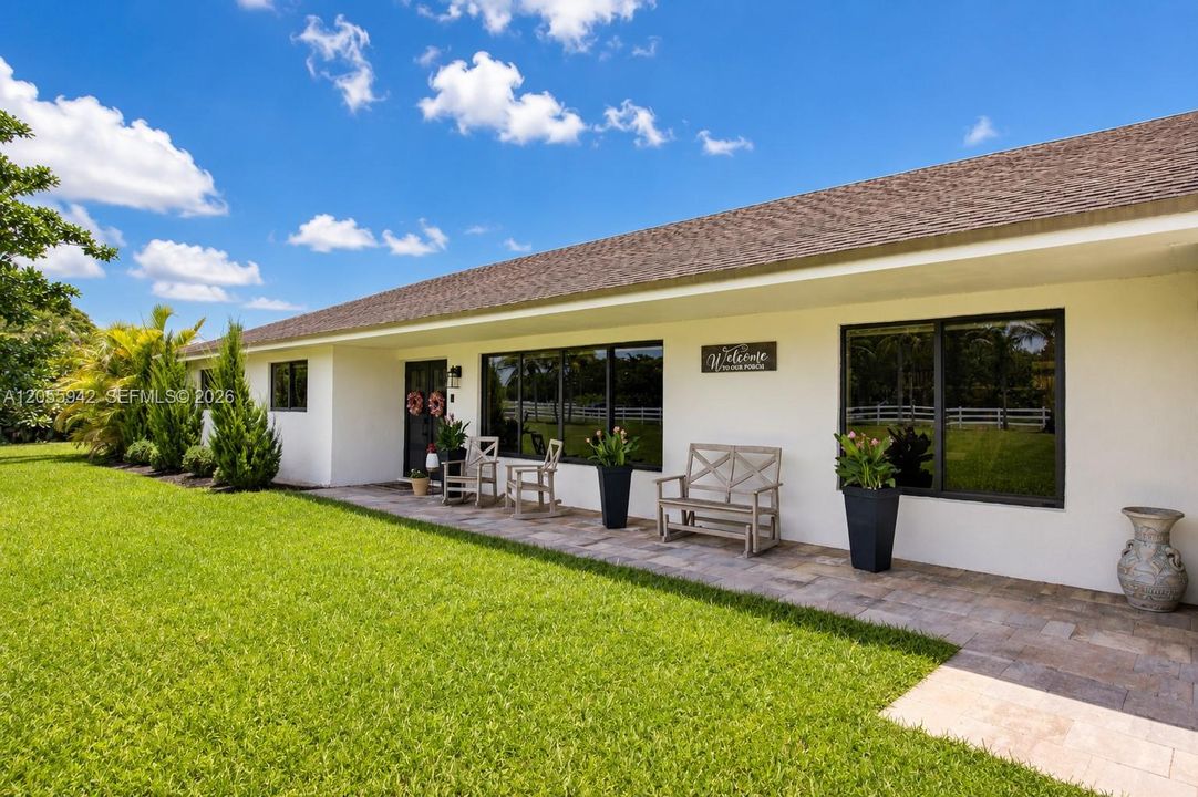 En Venta: $1,800,000 (4 camas, 3 baños, 1896 Pies cuadrados)