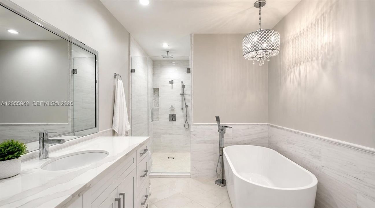 En Venta: $1,800,000 (4 camas, 3 baños, 1896 Pies cuadrados)