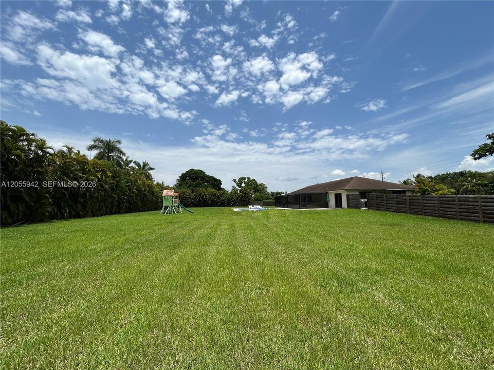 En Venta: $1,800,000 (4 camas, 3 baños, 1896 Pies cuadrados)