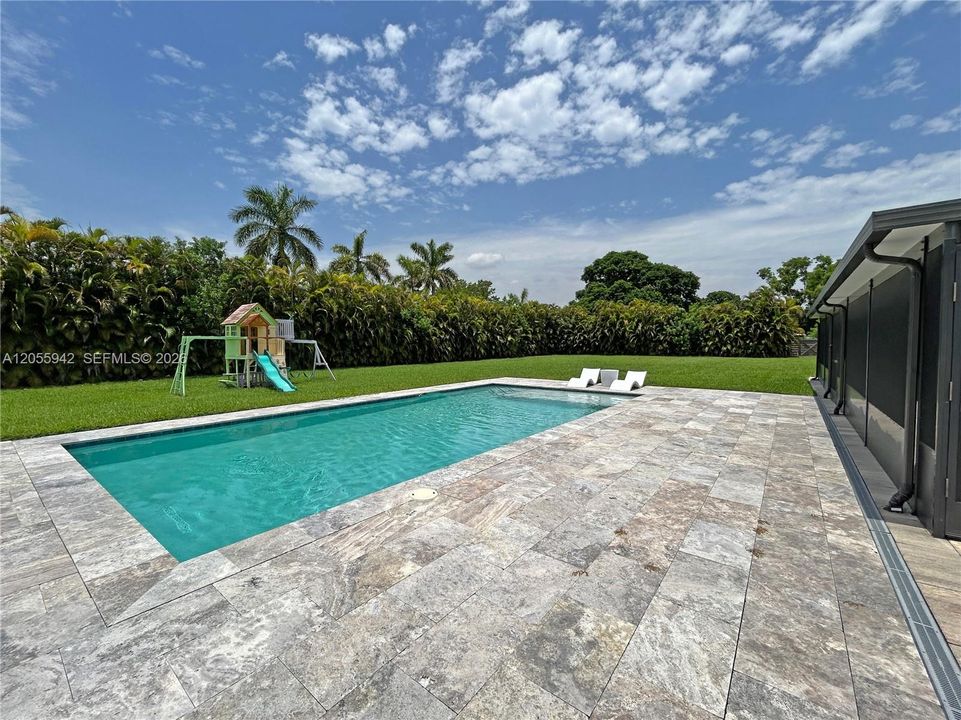 En Venta: $1,800,000 (4 camas, 3 baños, 1896 Pies cuadrados)