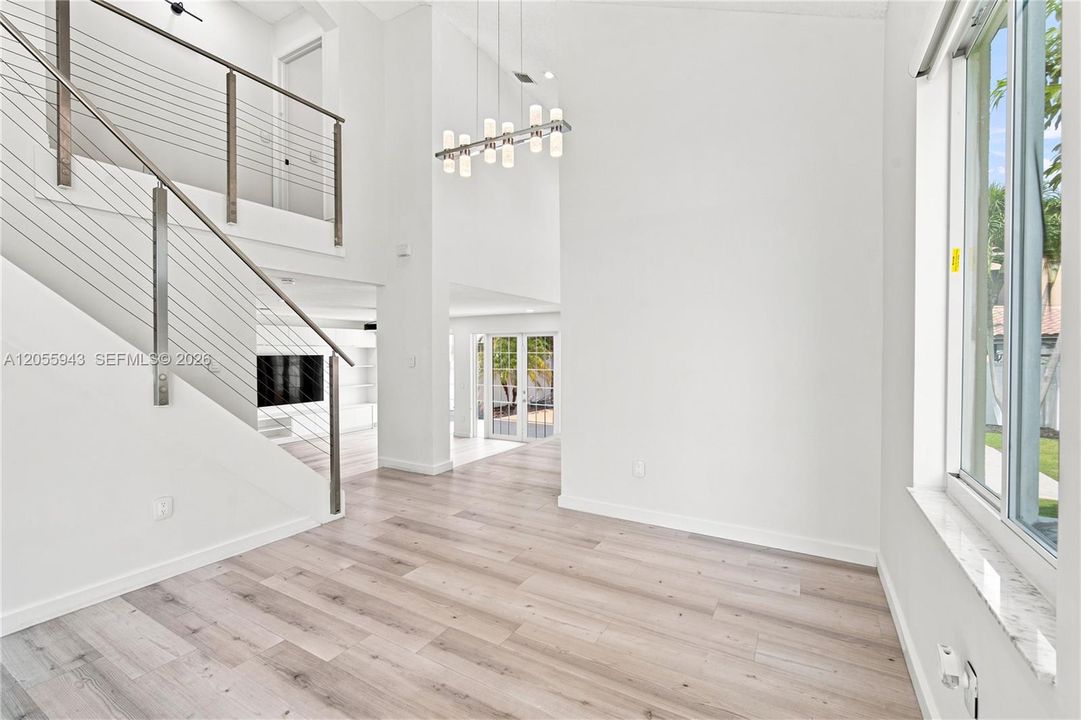 En Venta: $779,999 (3 camas, 3 baños, 2087 Pies cuadrados)