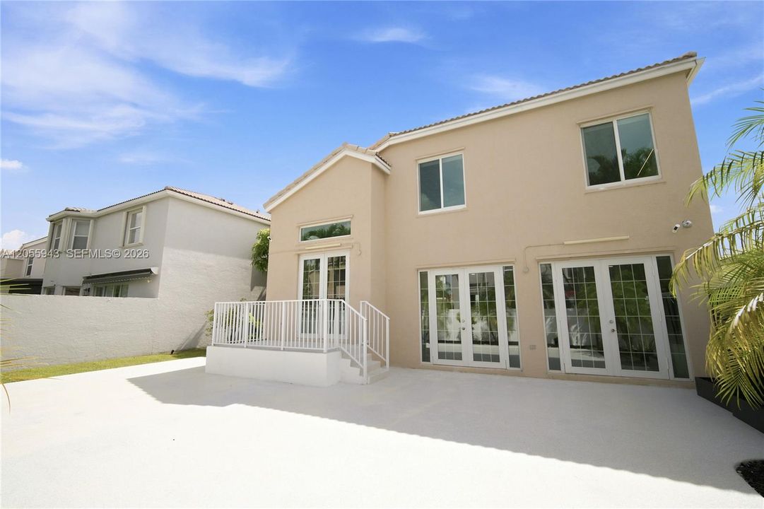 En Venta: $779,999 (3 camas, 3 baños, 2087 Pies cuadrados)