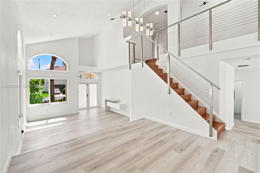 En Venta: $779,999 (3 camas, 3 baños, 2087 Pies cuadrados)