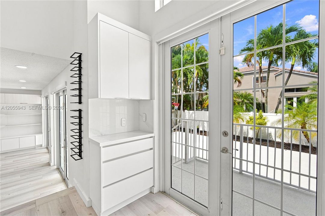 En Venta: $779,999 (3 camas, 3 baños, 2087 Pies cuadrados)