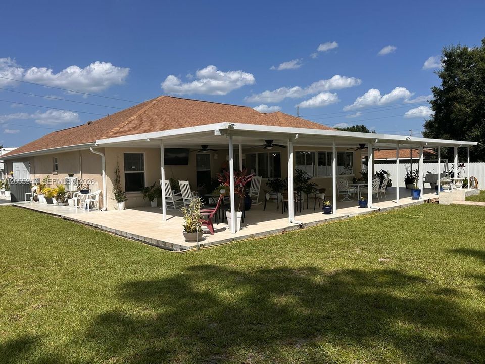For Sale: $400,000 (3 beds, 2 baths, 2074 Square Feet)