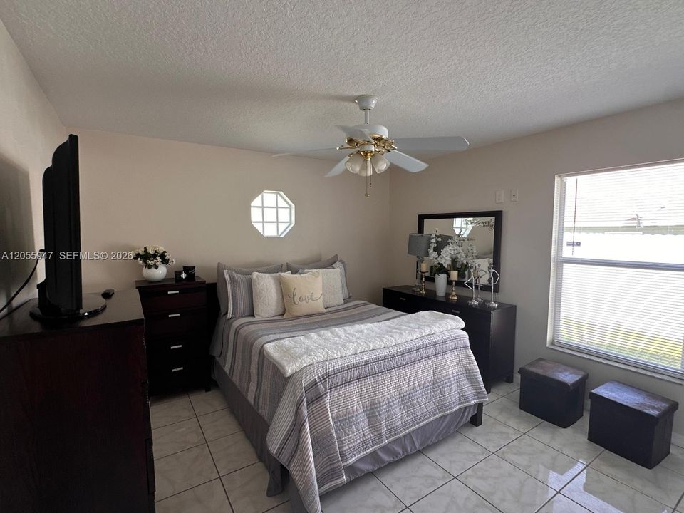 For Sale: $400,000 (3 beds, 2 baths, 2074 Square Feet)