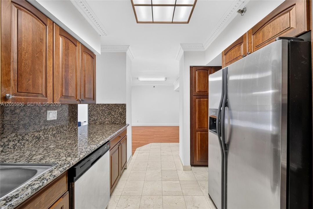 For Sale: $339,000 (2 beds, 2 baths, 1091 Square Feet)