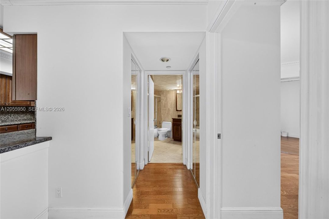For Sale: $339,000 (2 beds, 2 baths, 1091 Square Feet)