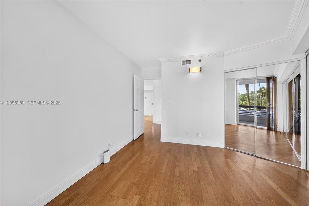For Sale: $339,000 (2 beds, 2 baths, 1091 Square Feet)
