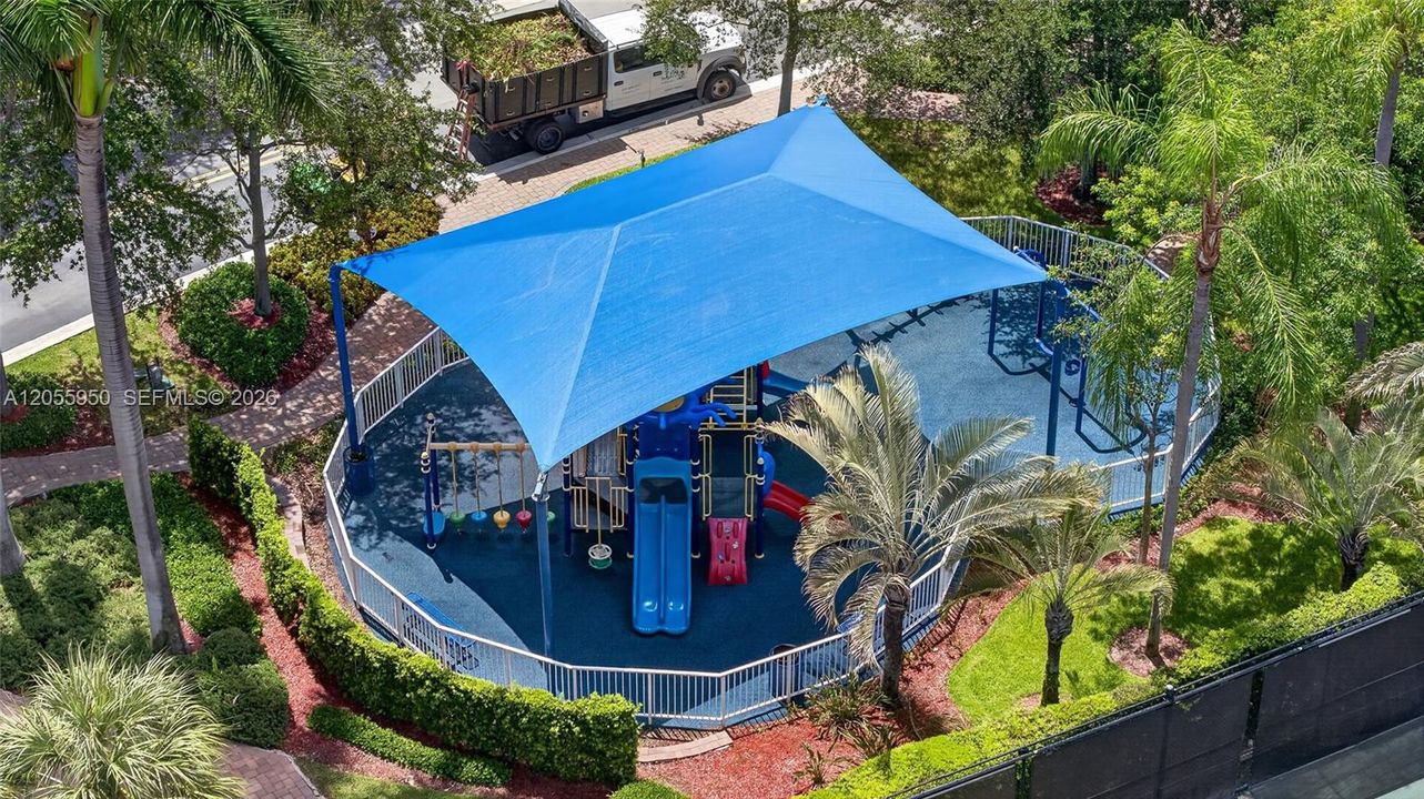 For Sale: $339,000 (2 beds, 2 baths, 1091 Square Feet)