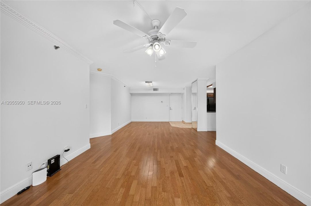 For Sale: $339,000 (2 beds, 2 baths, 1091 Square Feet)