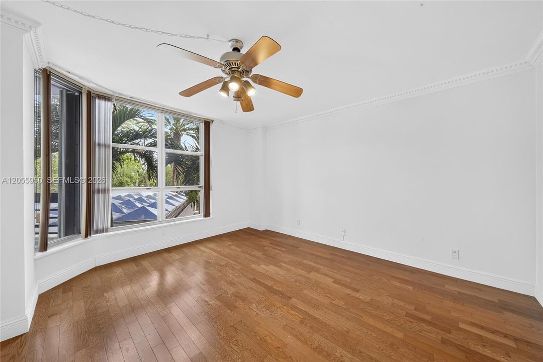 For Sale: $339,000 (2 beds, 2 baths, 1091 Square Feet)