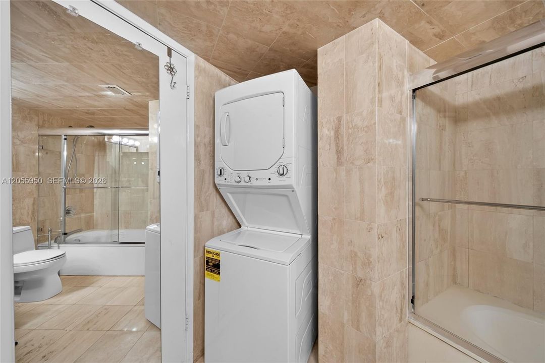 For Sale: $339,000 (2 beds, 2 baths, 1091 Square Feet)