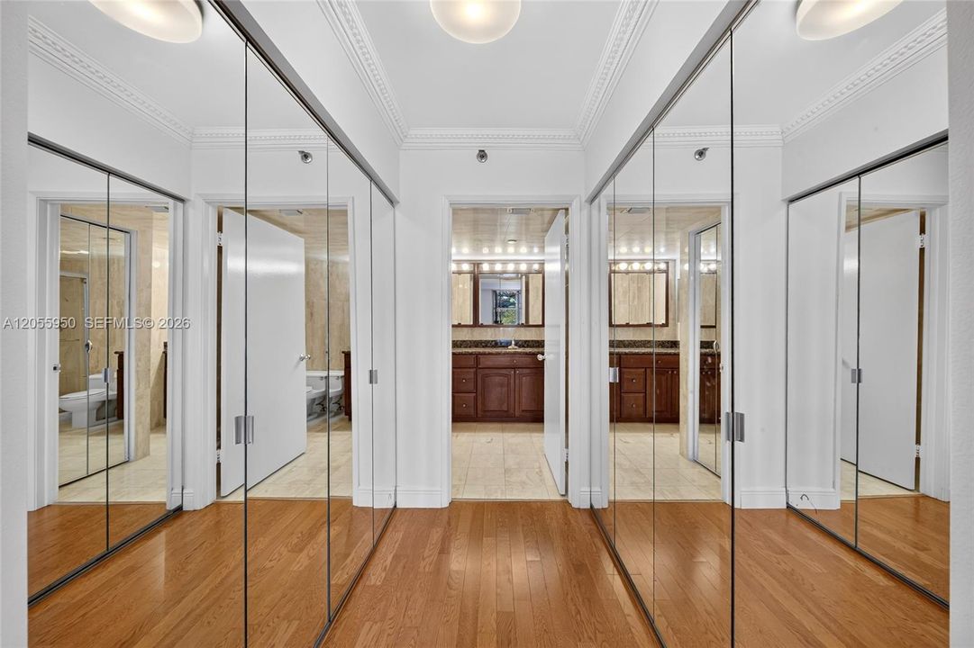 For Sale: $339,000 (2 beds, 2 baths, 1091 Square Feet)