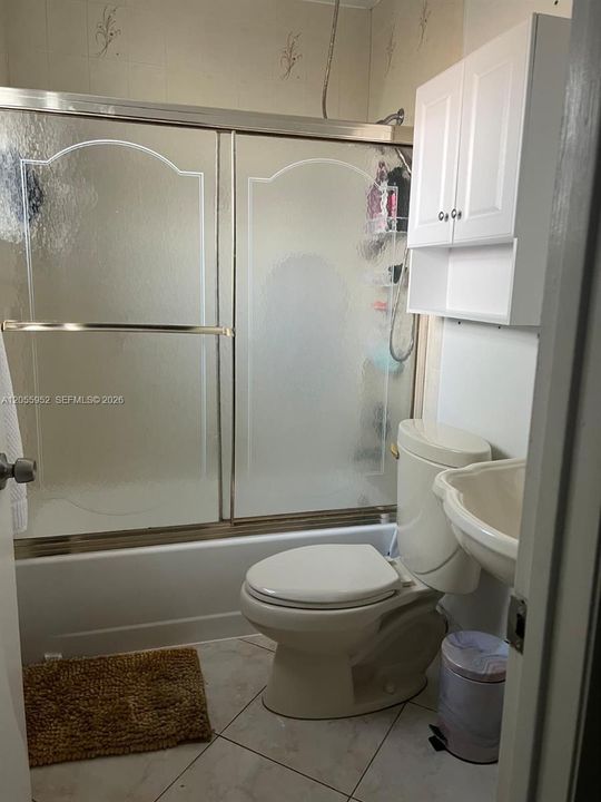В аренду: $3,800 (4 спален, 2 ванн, 1694 Квадратных фут)