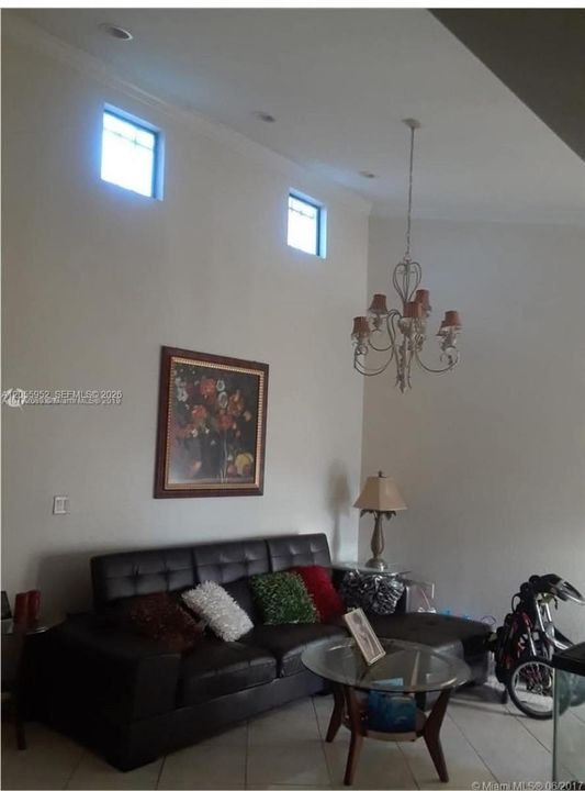 В аренду: $3,800 (4 спален, 2 ванн, 1694 Квадратных фут)