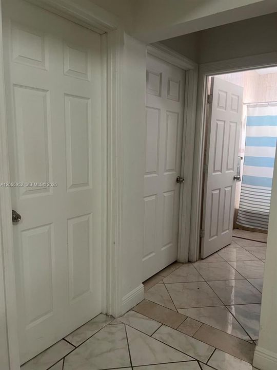 В аренду: $3,800 (4 спален, 2 ванн, 1694 Квадратных фут)