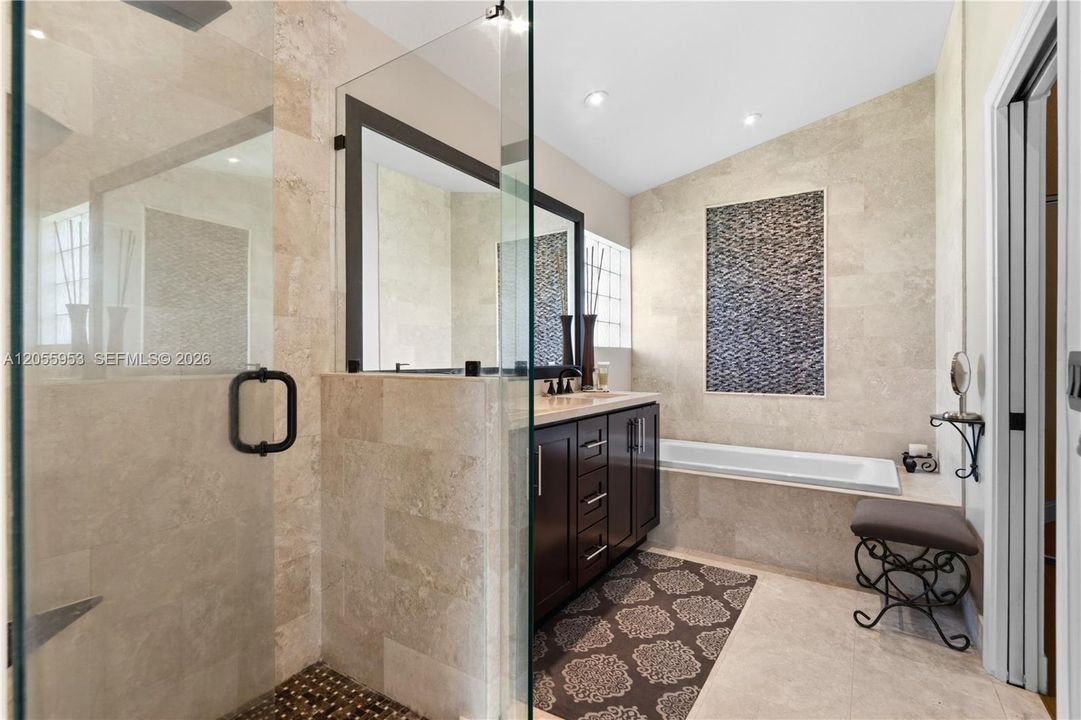 En Venta: $749,800 (4 camas, 2 baños, 2259 Pies cuadrados)