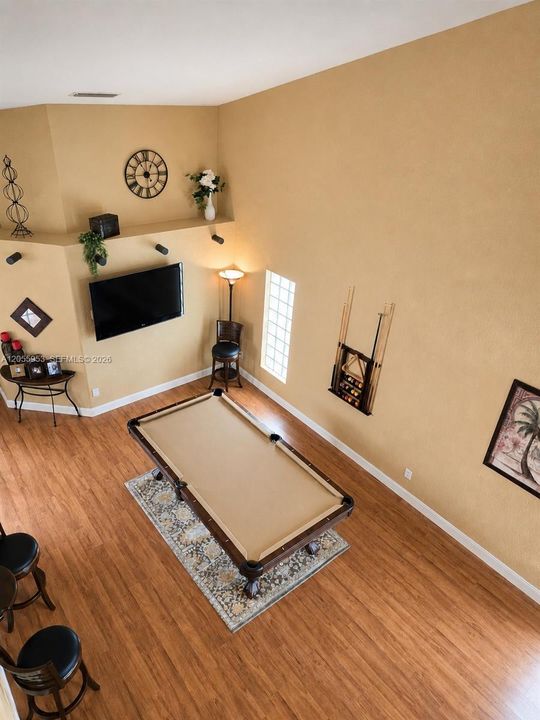 En Venta: $749,800 (4 camas, 2 baños, 2259 Pies cuadrados)