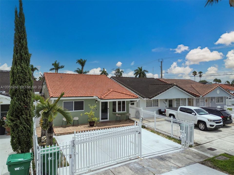 En Venta: $540,000 (3 camas, 2 baños, 1405 Pies cuadrados)