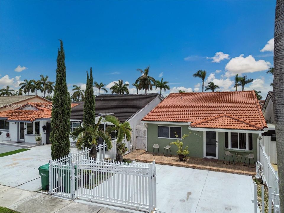 En Venta: $540,000 (3 camas, 2 baños, 1405 Pies cuadrados)