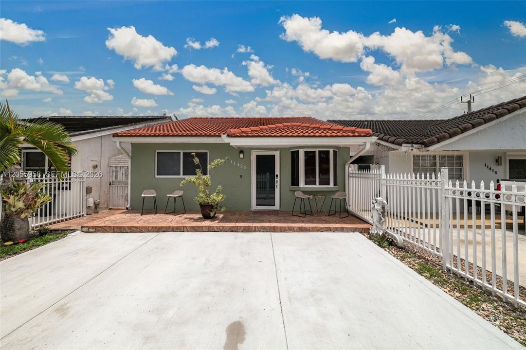 En Venta: $540,000 (3 camas, 2 baños, 1405 Pies cuadrados)