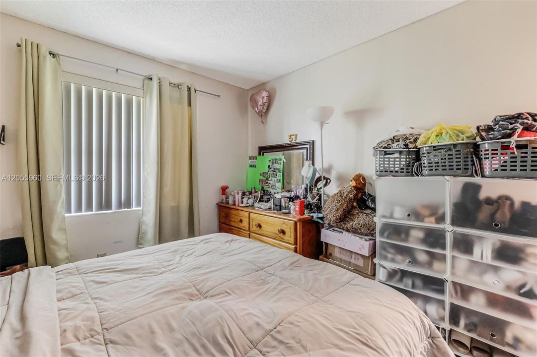 En Venta: $310,000 (3 camas, 2 baños, 1093 Pies cuadrados)