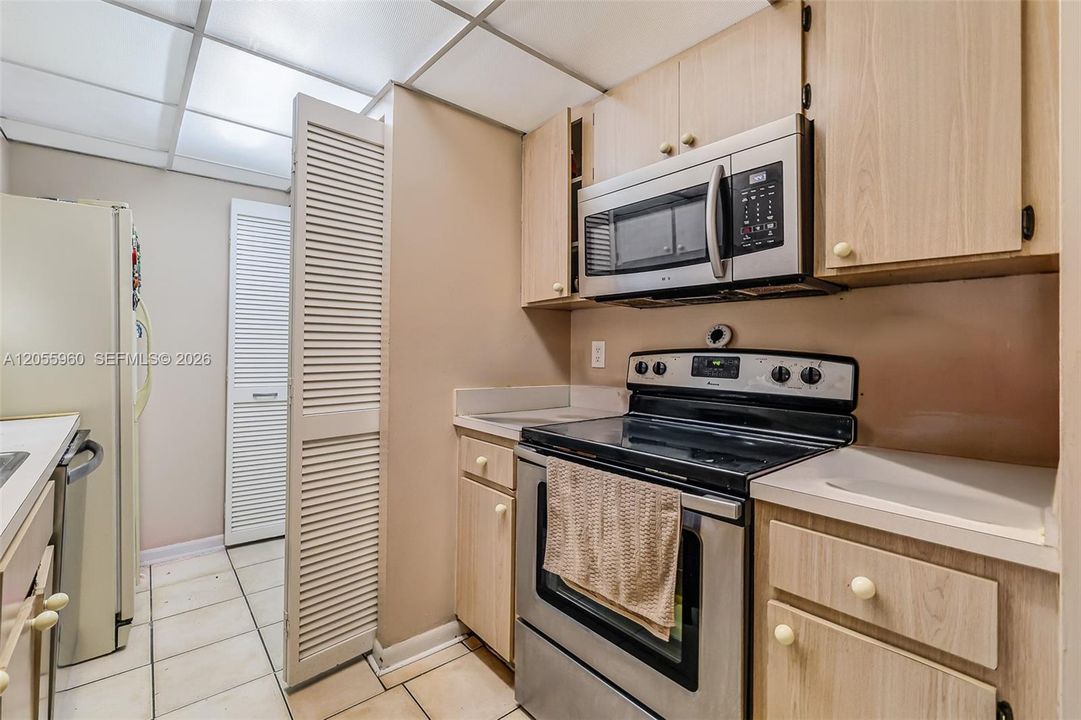 En Venta: $310,000 (3 camas, 2 baños, 1093 Pies cuadrados)
