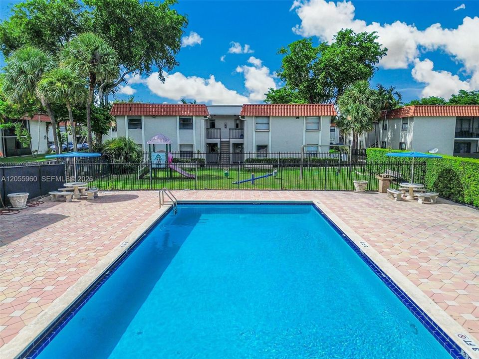 En Venta: $310,000 (3 camas, 2 baños, 1093 Pies cuadrados)
